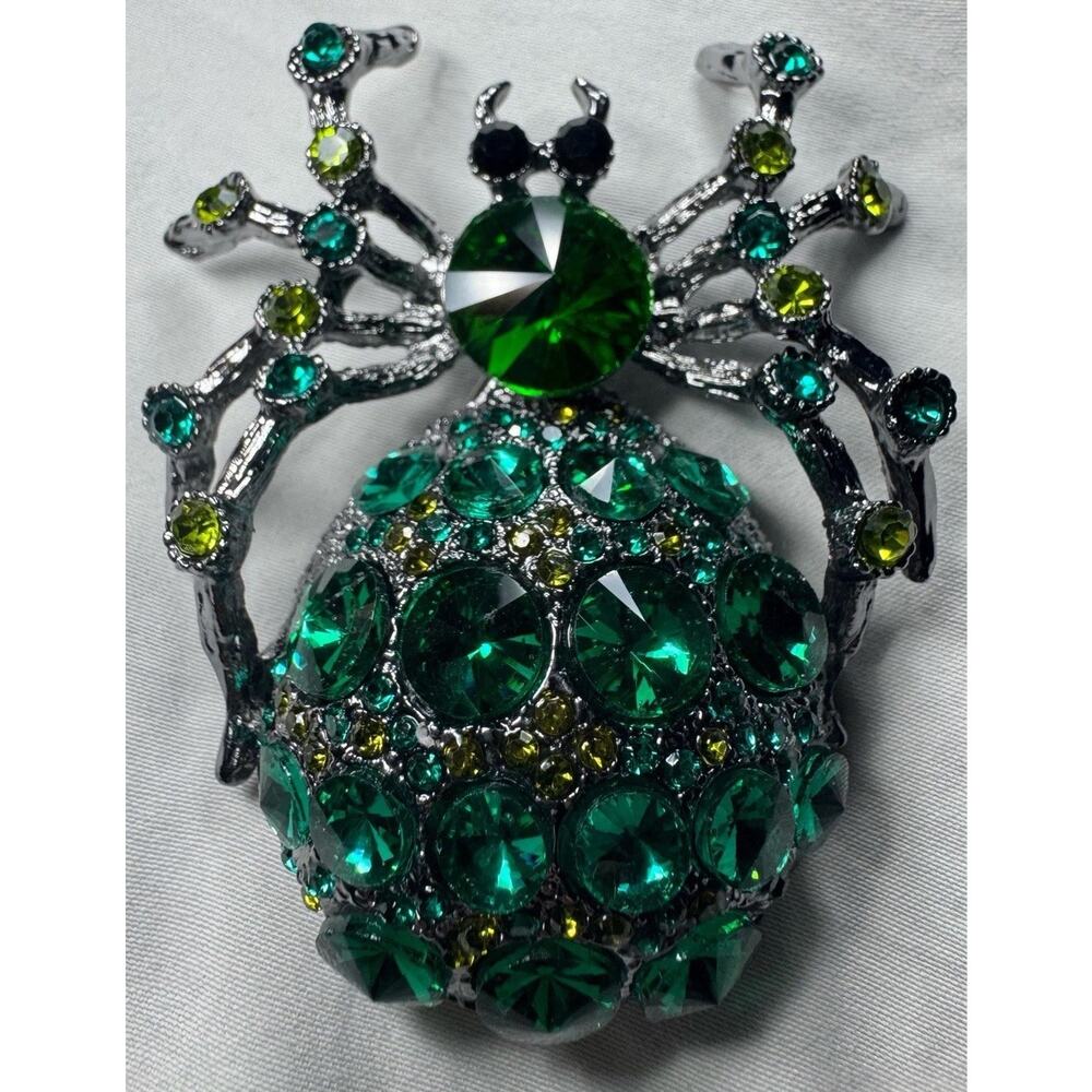 Large Green Rhinestone Spider Brooch Pin Silver Tone Gothic Statement New - Picture 2 of 5